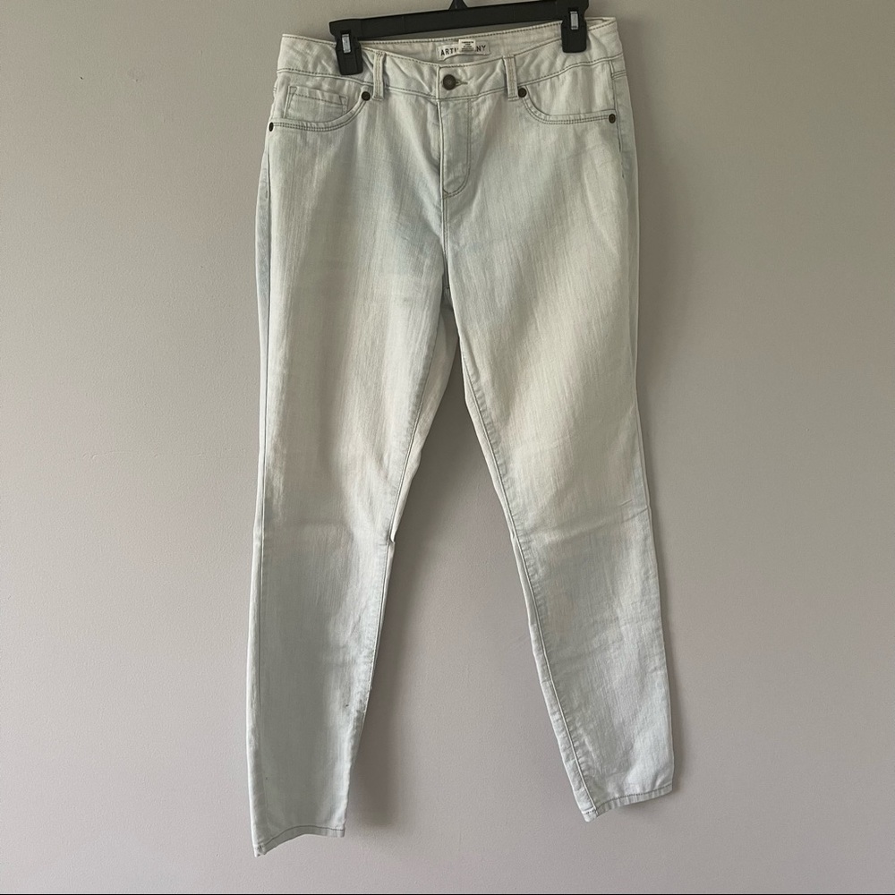 Artisan NY light wash jeans
